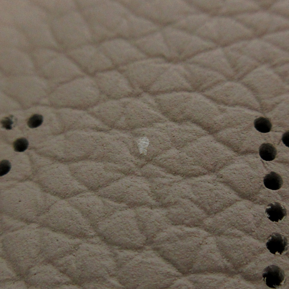 LOUIS VUITTON Monogram Mahina Blossom MM Satchel - Picture 9 of 12